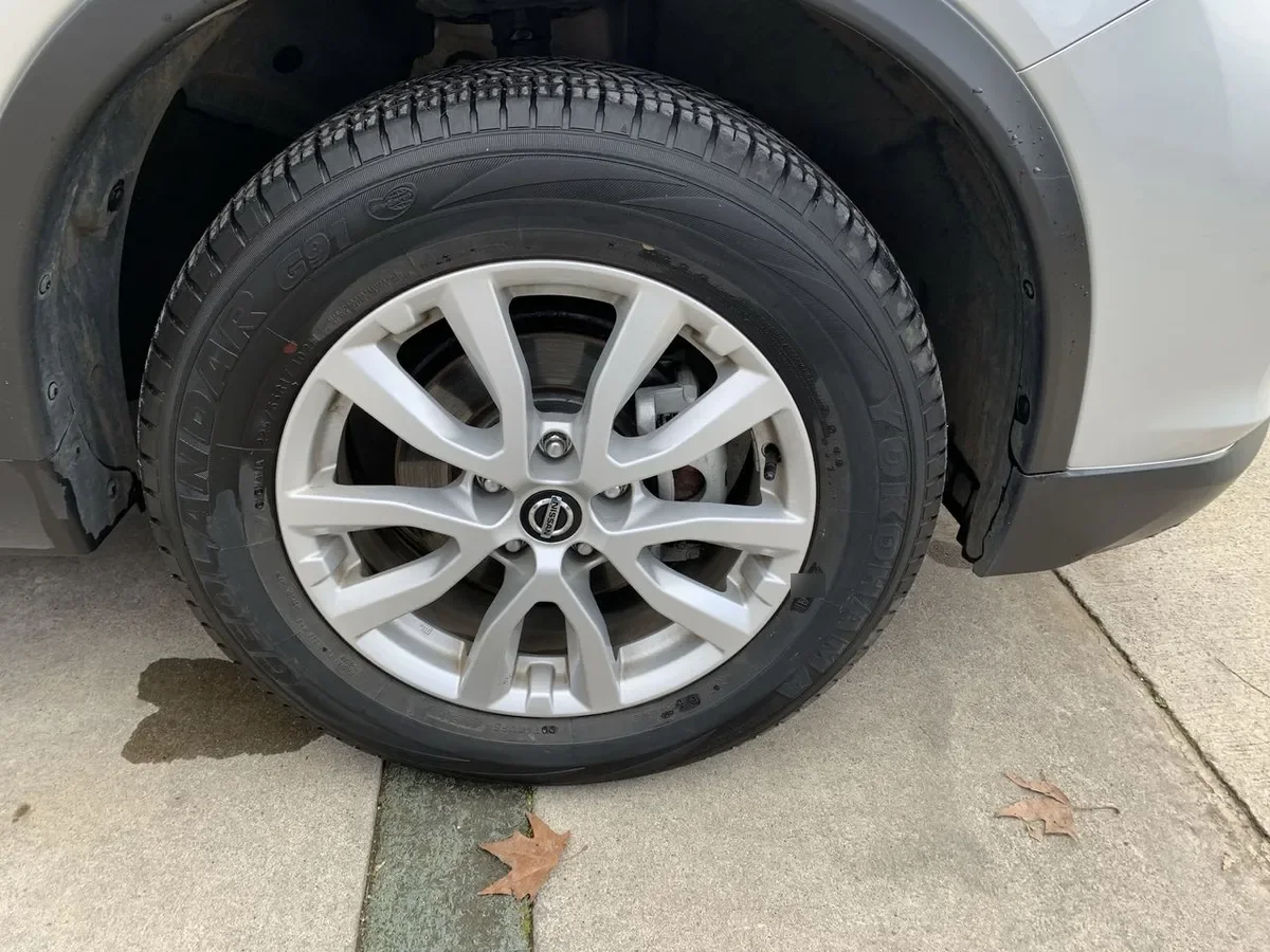 Nissan X-Trail 2.5 Sense 4x2 2row Cvt At 5p año 2023