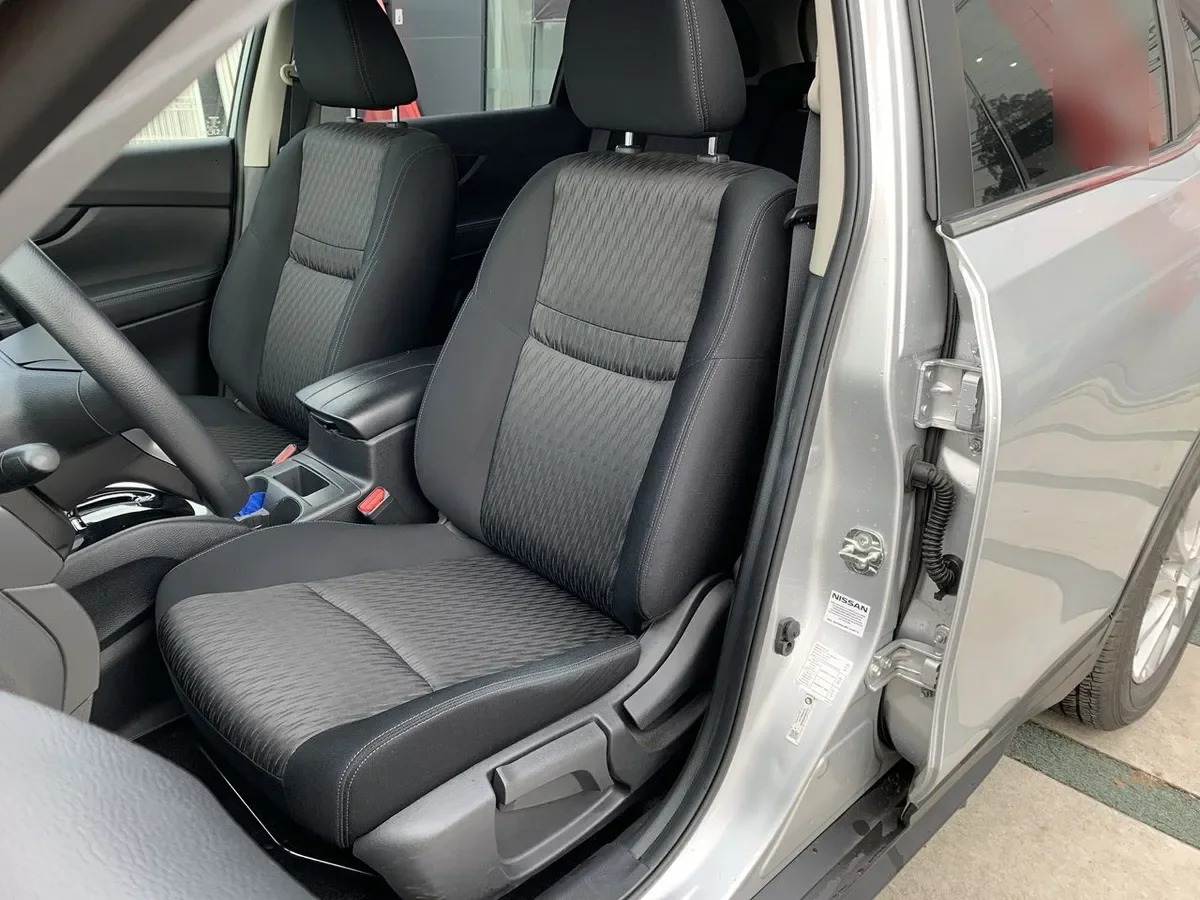 Nissan X-Trail 2.5 Sense 4x2 2row Cvt At 5p año 2023