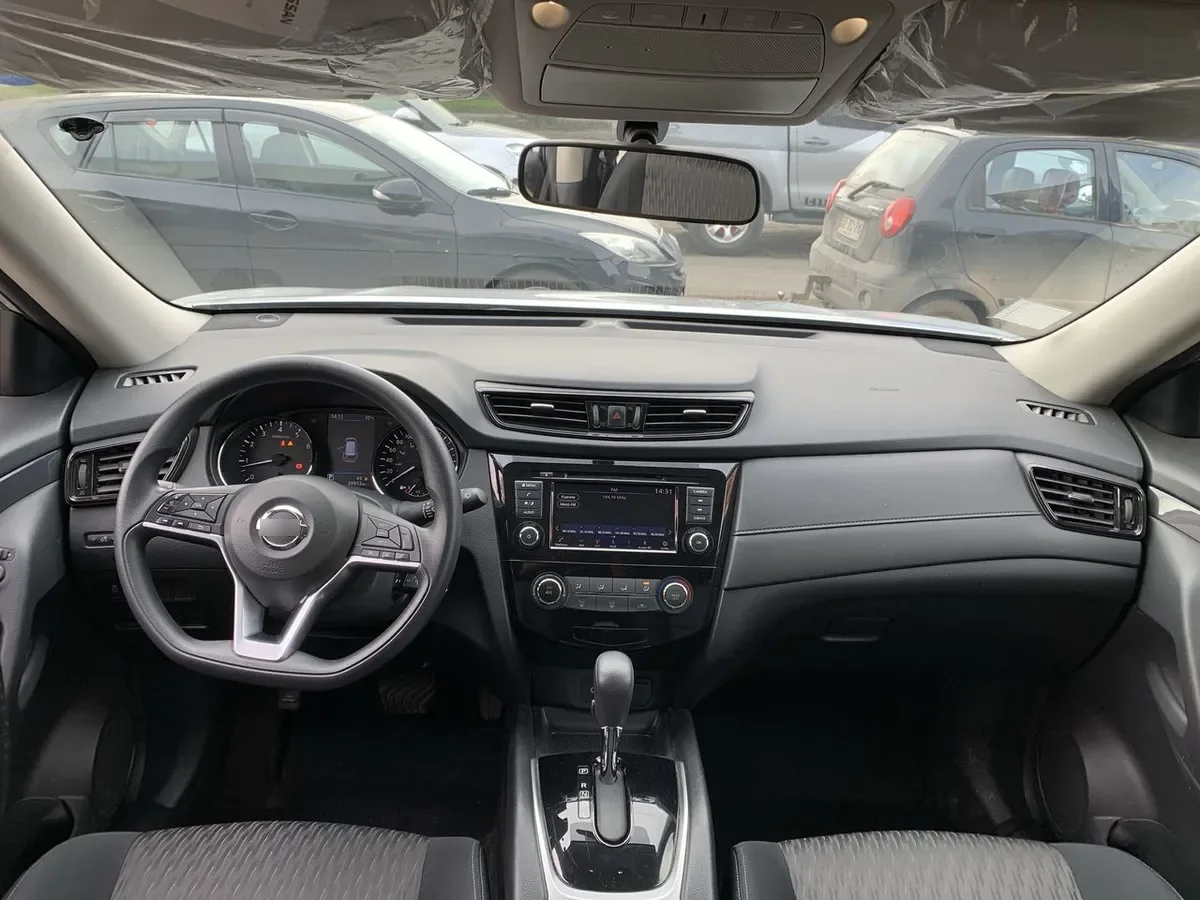 Nissan X-Trail 2.5 Sense 4x2 2row Cvt At 5p año 2023