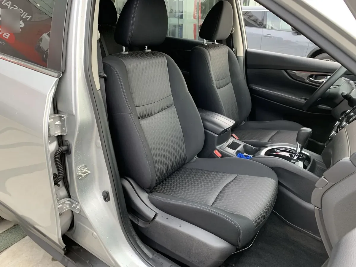 Nissan X-Trail 2.5 Sense 4x2 2row Cvt At 5p año 2023