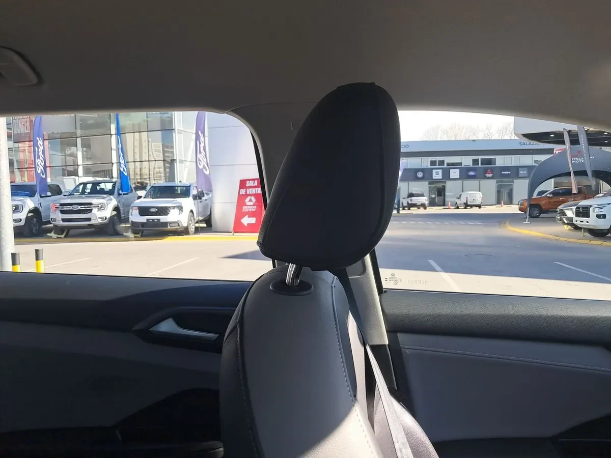 Volkswagen Taos 1.4 Tsi Comfortline 4x2 At 5p año 2026