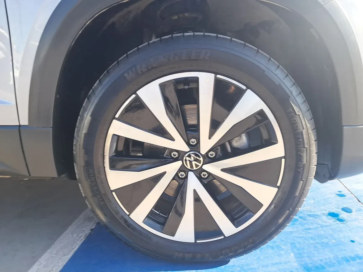 Volkswagen Taos 1.4 Tsi Comfortline 4x2 At 5p año 2026