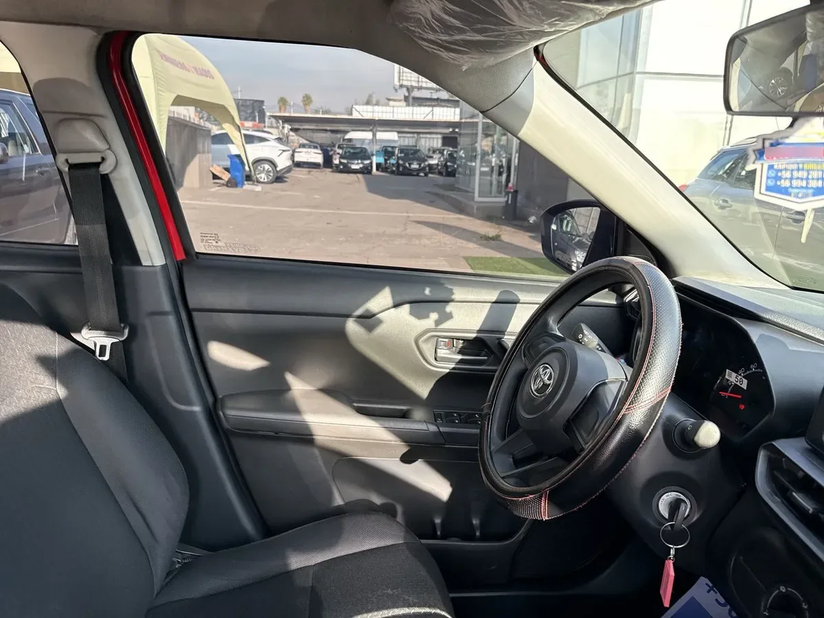 Toyota Raize 1.2 I 4x2 Mt 5p año 2023