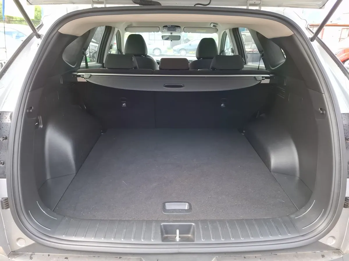 Hyundai Tucson 1.6 Nx4 Plus 2wd At 5p año 2023