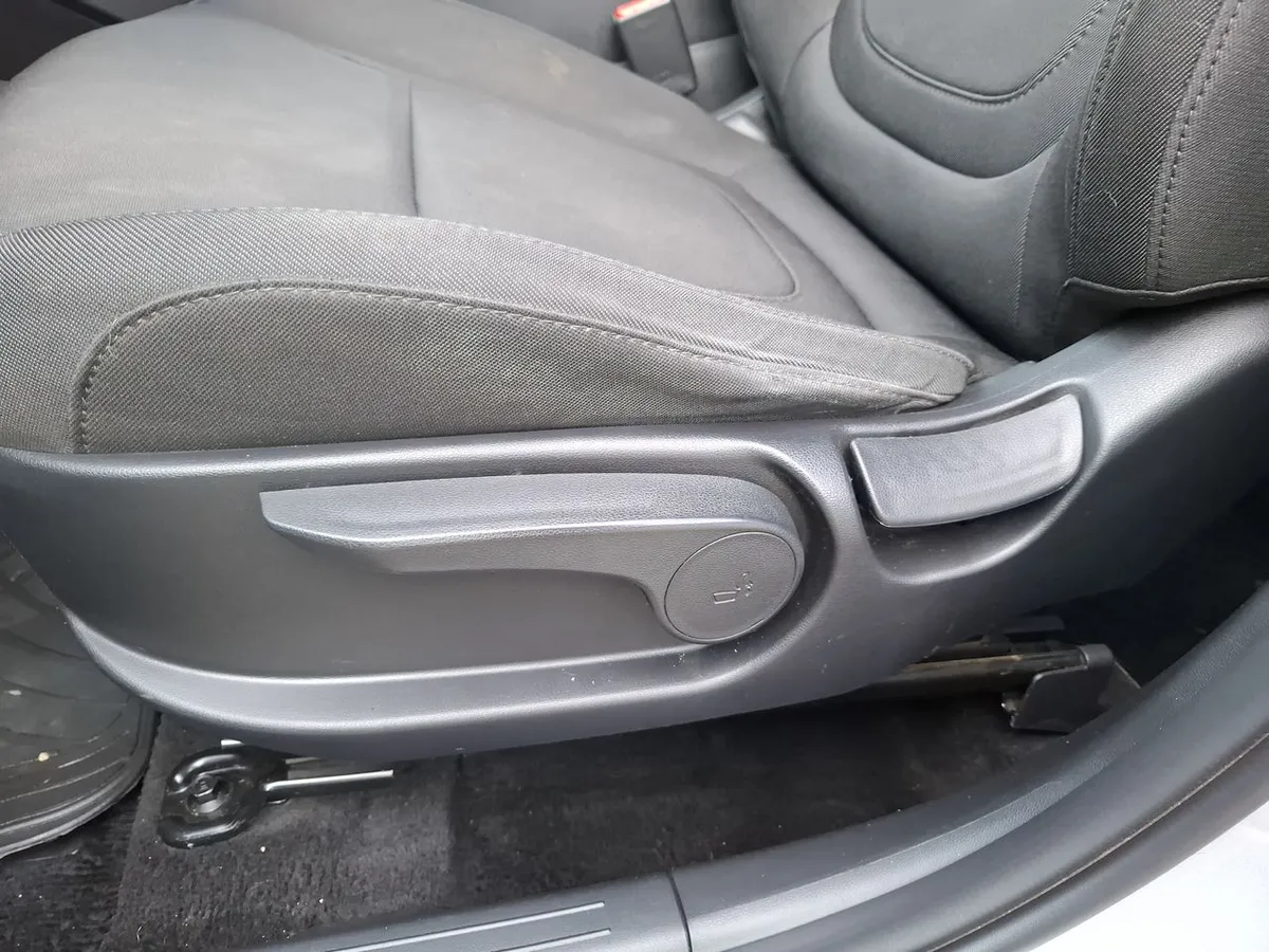 Hyundai Tucson 1.6 Nx4 Plus 2wd At 5p año 2023