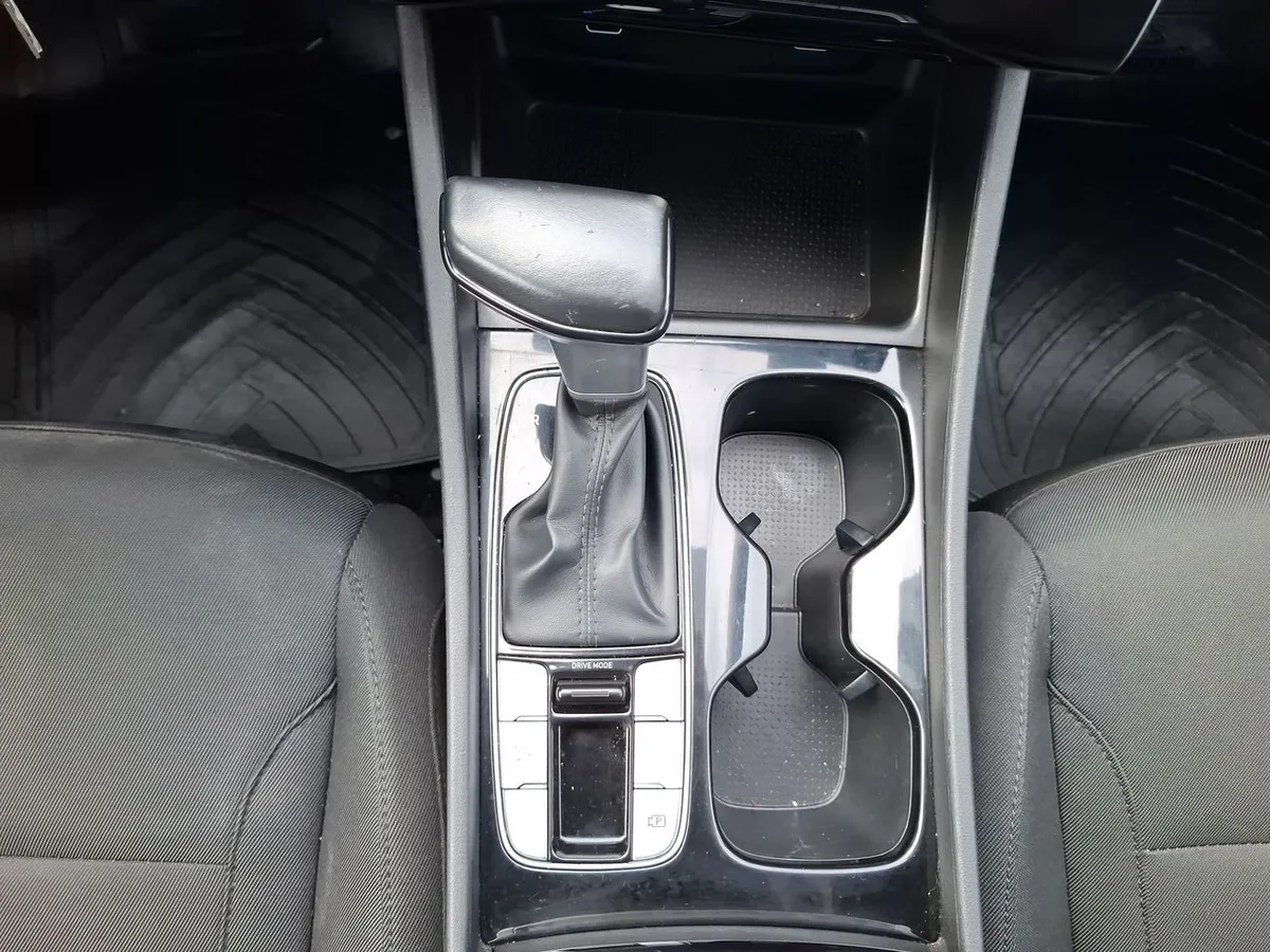 Hyundai Tucson 1.6 Nx4 Plus 2wd At 5p año 2023
