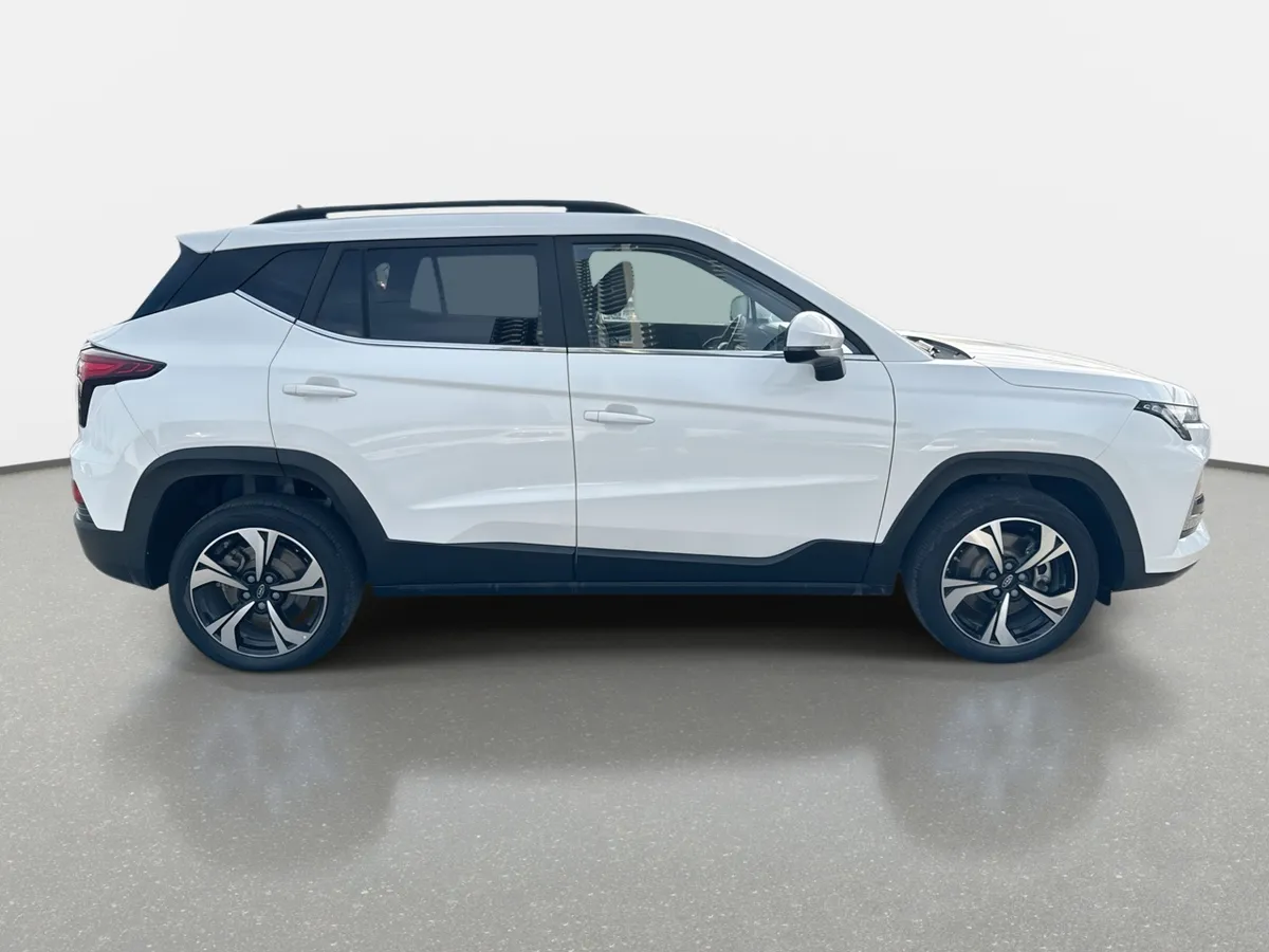 JAC Js4 1.5 Luxury 4x2 Bicolor Cvt At 5p año 2024