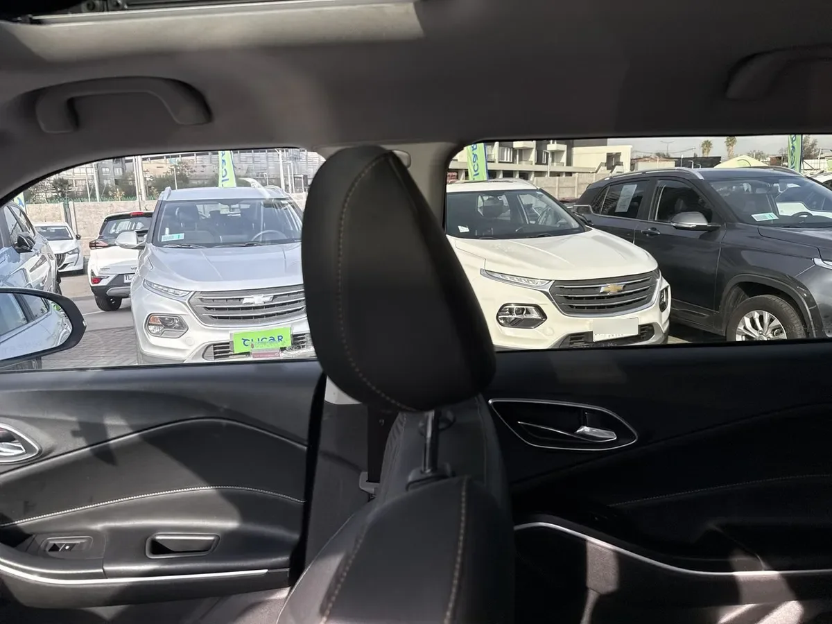 JAC Js4 1.5 Luxury 4x2 Bicolor Cvt At 5p año 2024
