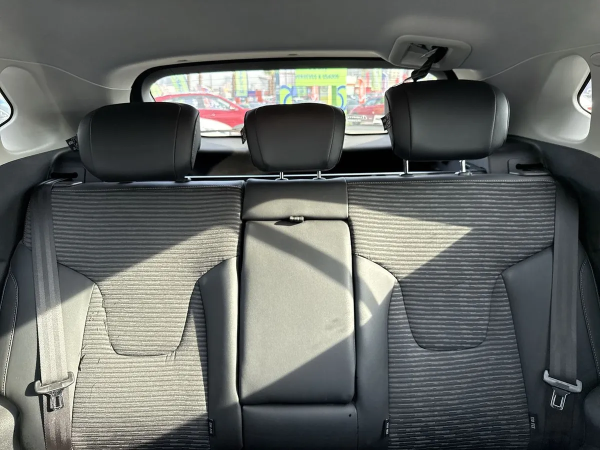 JAC Js4 1.5 Luxury 4x2 Bicolor Cvt At 5p año 2024