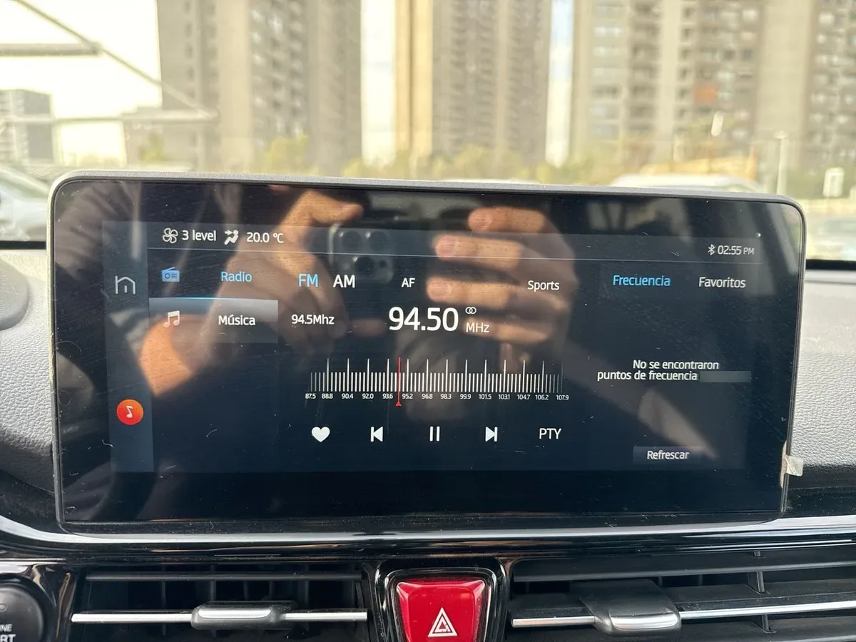 JAC Js4 1.5 Luxury 4x2 Bicolor Cvt At 5p año 2024