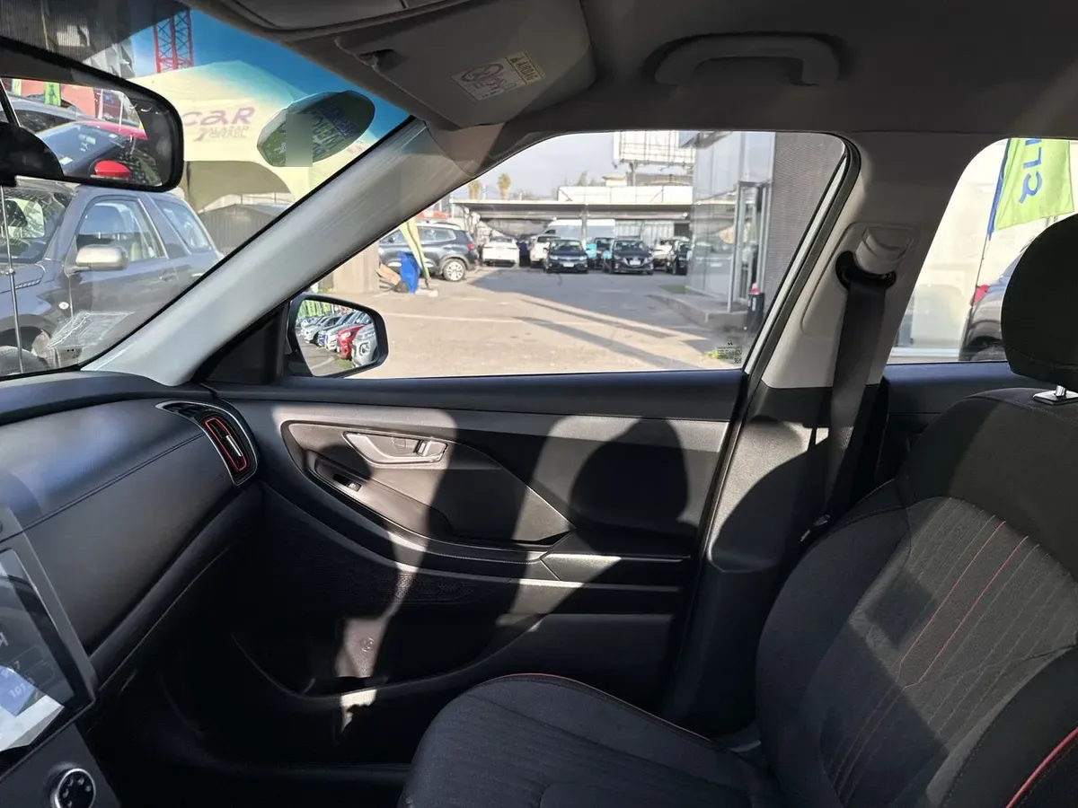 Hyundai Creta 1.5 Plus Su2i 4x2 At 5p año 2023