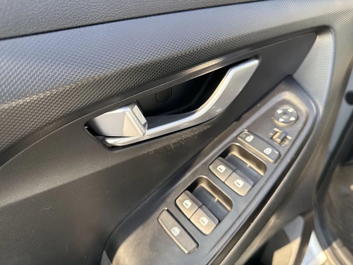 Hyundai Creta 1.5 Plus Su2i 4x2 At 5p año 2023
