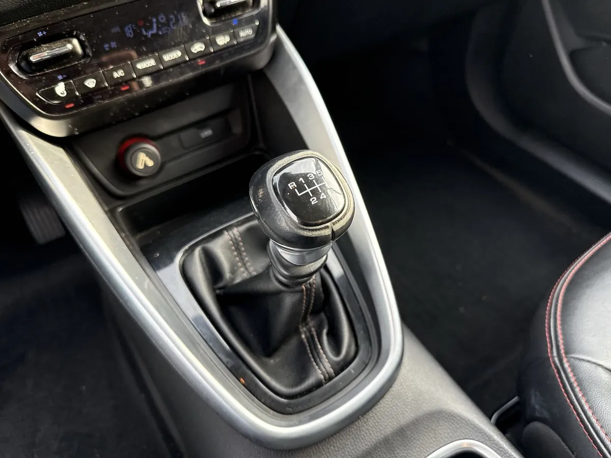 Chevrolet Groove 1.5 Premier 4x2 Mt 5p año 2021