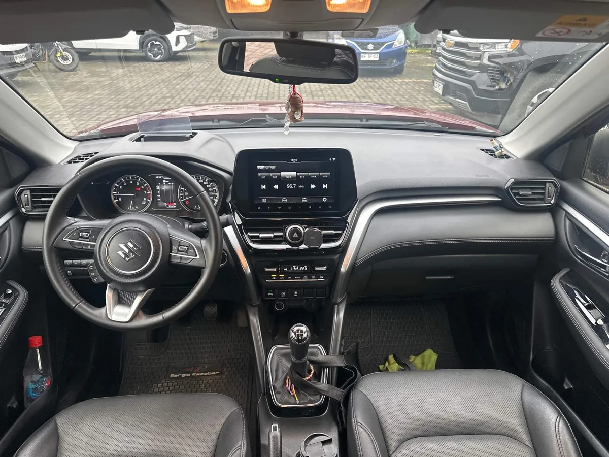 Suzuki Grand Vitara 1.5 Glx Hybrid 4x2 Mt 5p año 2023