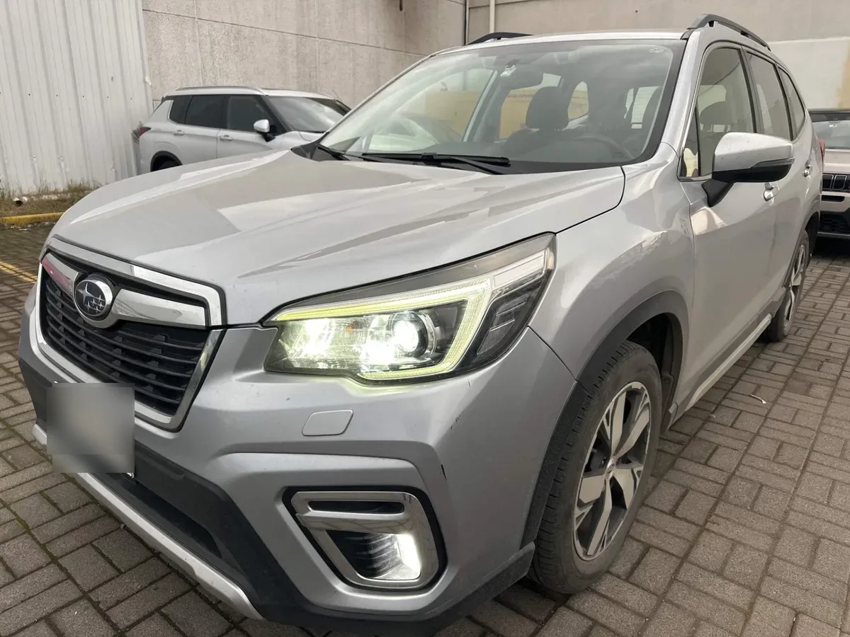 Subaru Forester 2.5i Limited Eyesight Awd At 5p año 2021