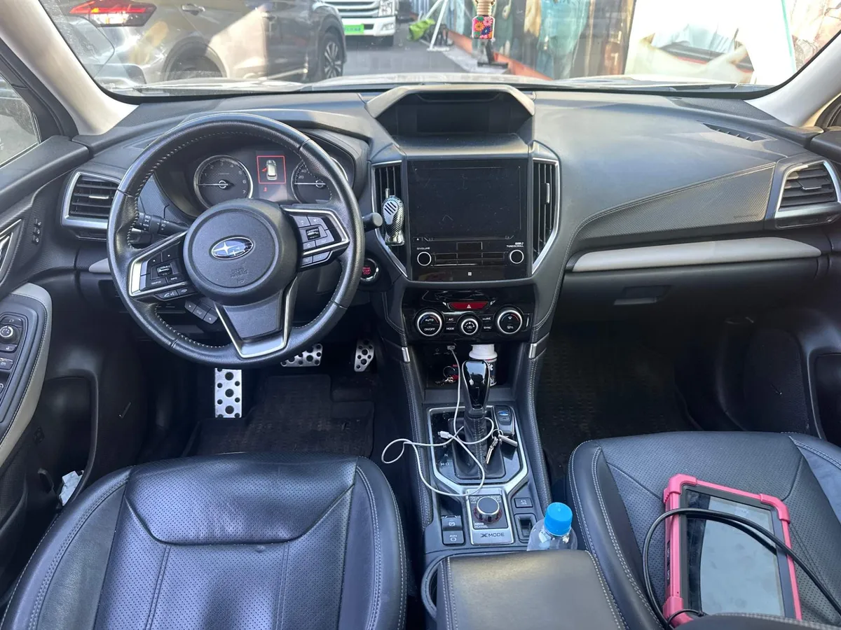 Subaru Forester 2.0i Limited Eyesight Awd At 5p año 2023