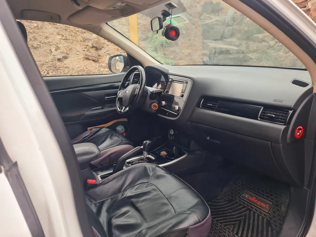 Mitsubishi Outlander 2.0 At 4x2 año 2021