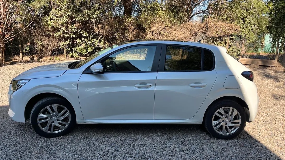 Peugeot 208 1.2 Puretech Style 75 Mt año 2024