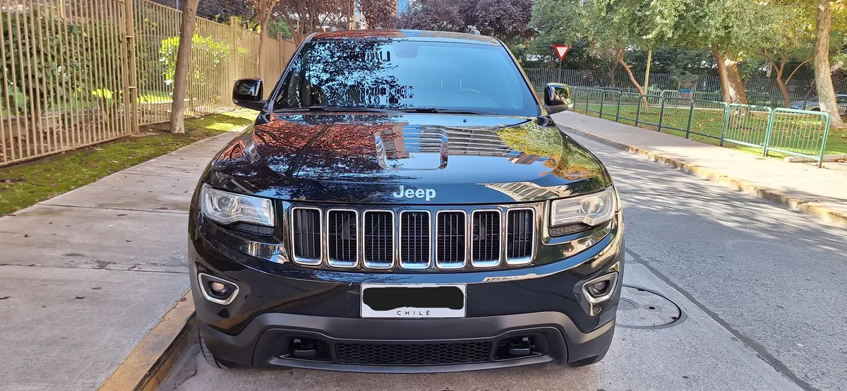 Jeep Grand Cherokee 3.6 V6 Laredo L At 4x2 año 2014