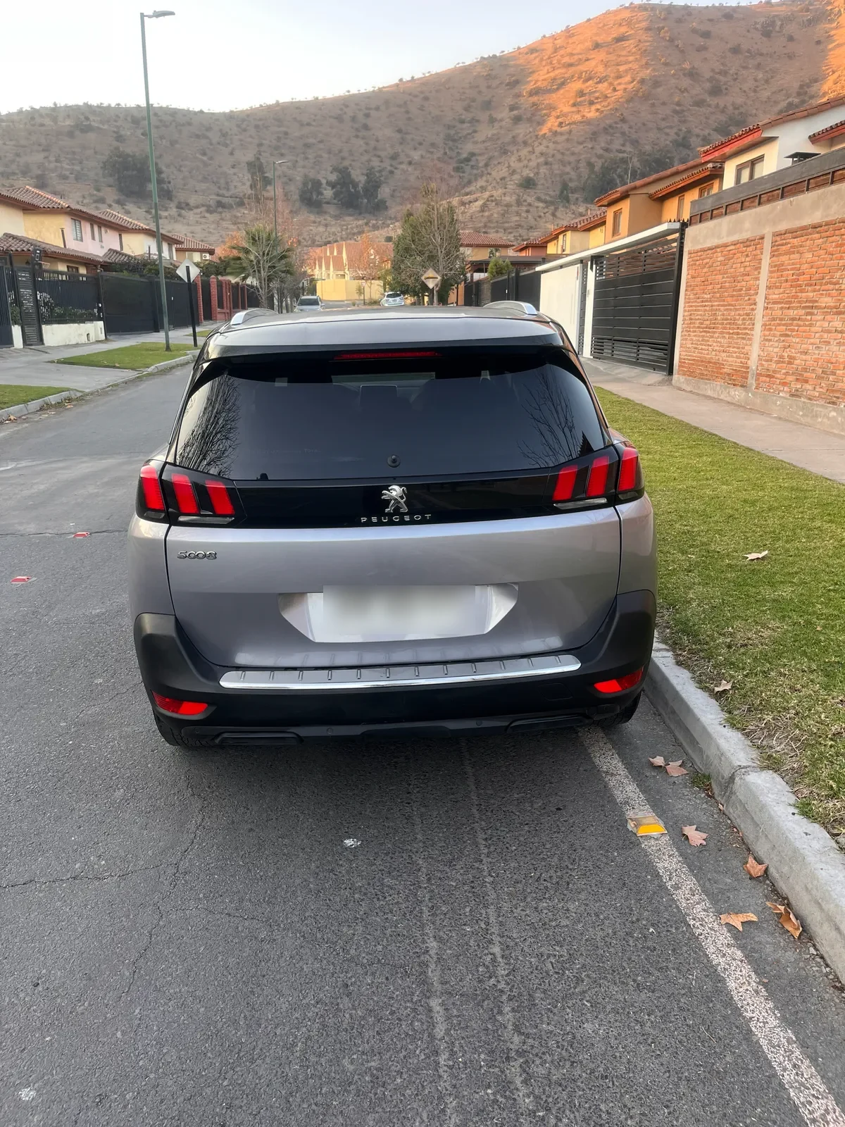 Peugeot 5008 2.0 Allure Bluehdi 150ho E6 Mt Diesel año 2018