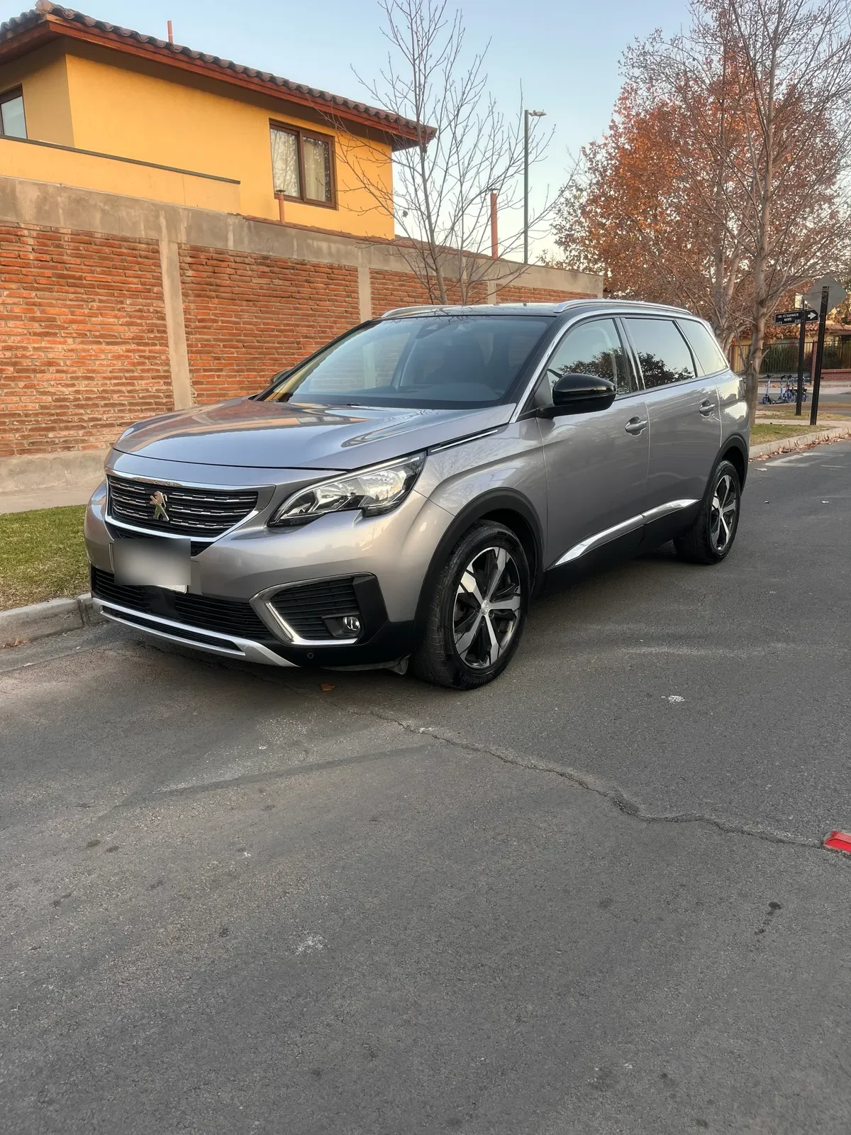 Peugeot 5008 2.0 Allure Bluehdi 150ho E6 Mt Diesel año 2018