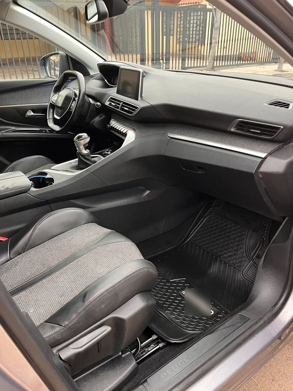 Peugeot 5008 2.0 Allure Bluehdi 150ho E6 Mt Diesel año 2018