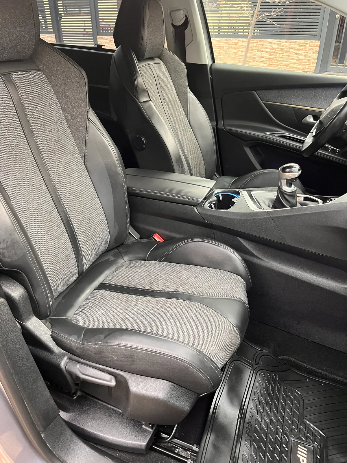 Peugeot 5008 2.0 Allure Bluehdi 150ho E6 Mt Diesel año 2018