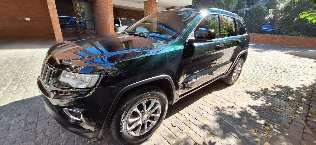 Jeep Grand Cherokee 3.6 V6 Laredo L At 4x2 año 2014