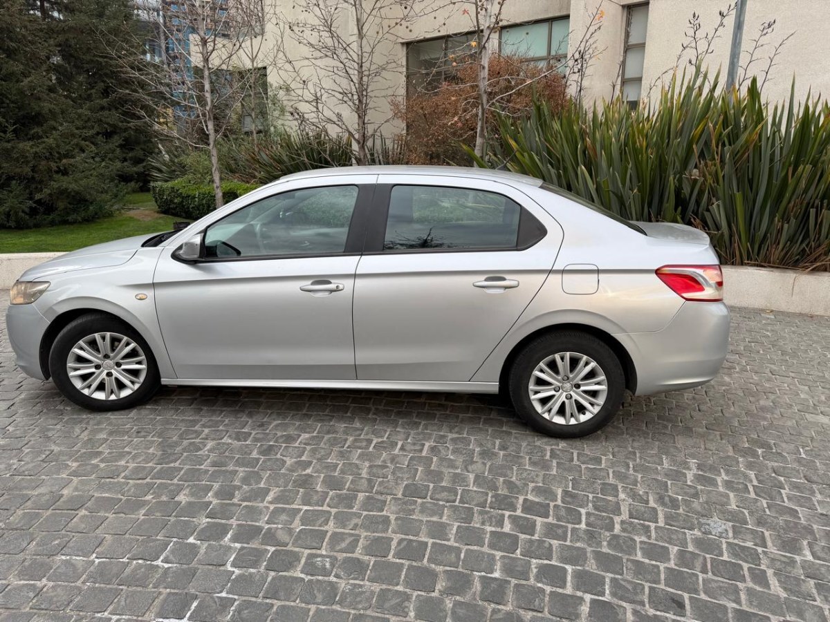 Peugeot 301 Active 1.6 año 2017