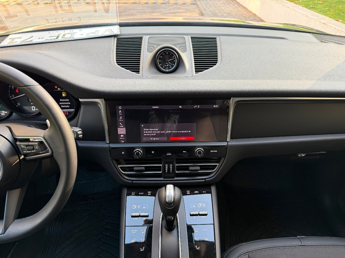 Porsche Macan Macan R4 Iii 5p 4x4 2.0 Aut año 2026