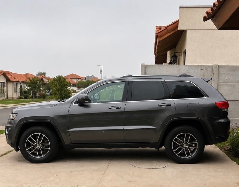 JEEP GRAND CHEROKEE 3.6 Laredo At 4x2 año 2019