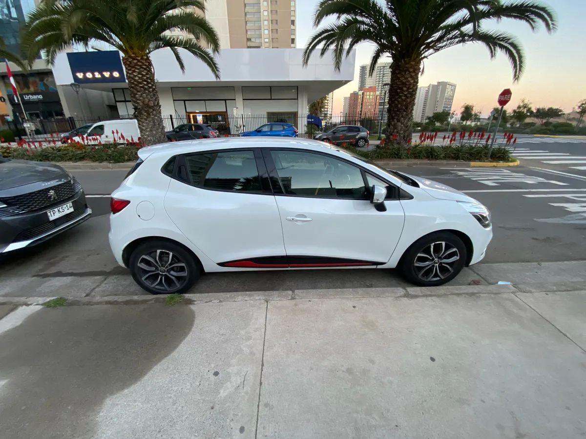 Renault Clio 1.2 Iv Expression Fl Mt año 2017