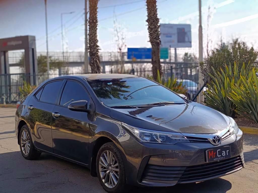 Toyota Corolla Xli año 2015