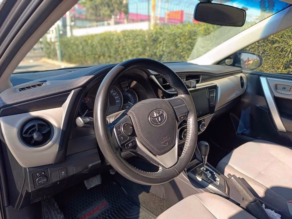 Toyota Corolla Xli año 2015