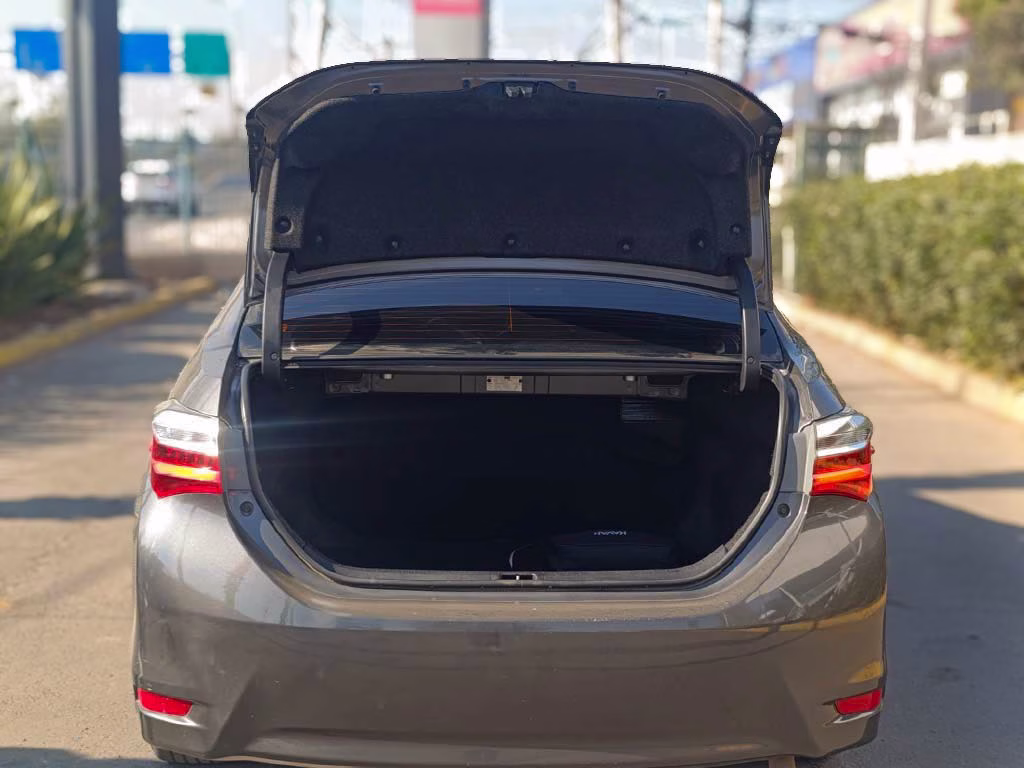 Toyota Corolla Xli año 2015