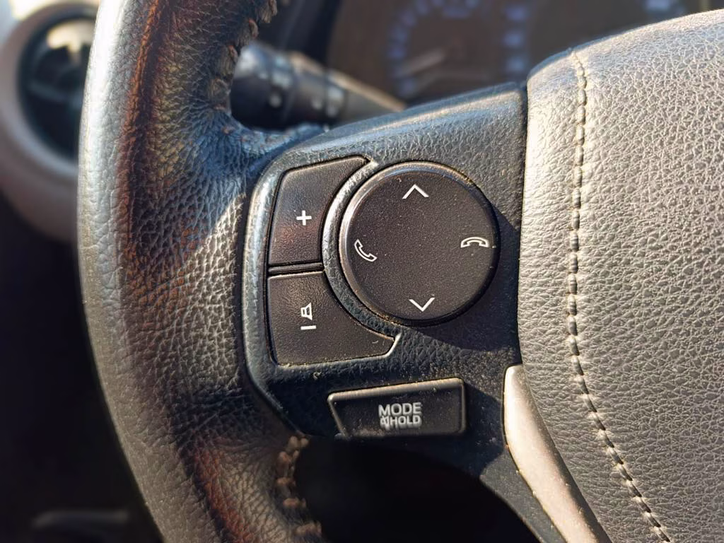 Toyota Corolla Xli año 2015