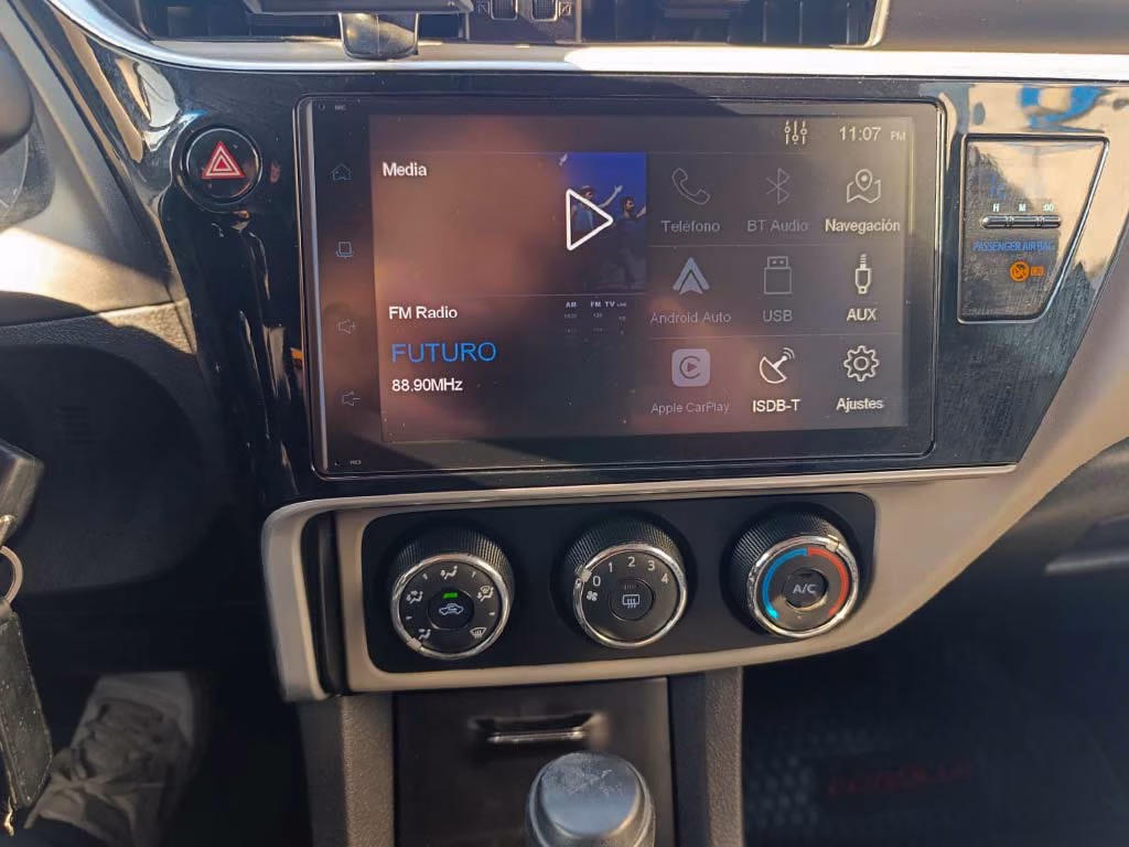 Toyota Corolla Xli año 2015