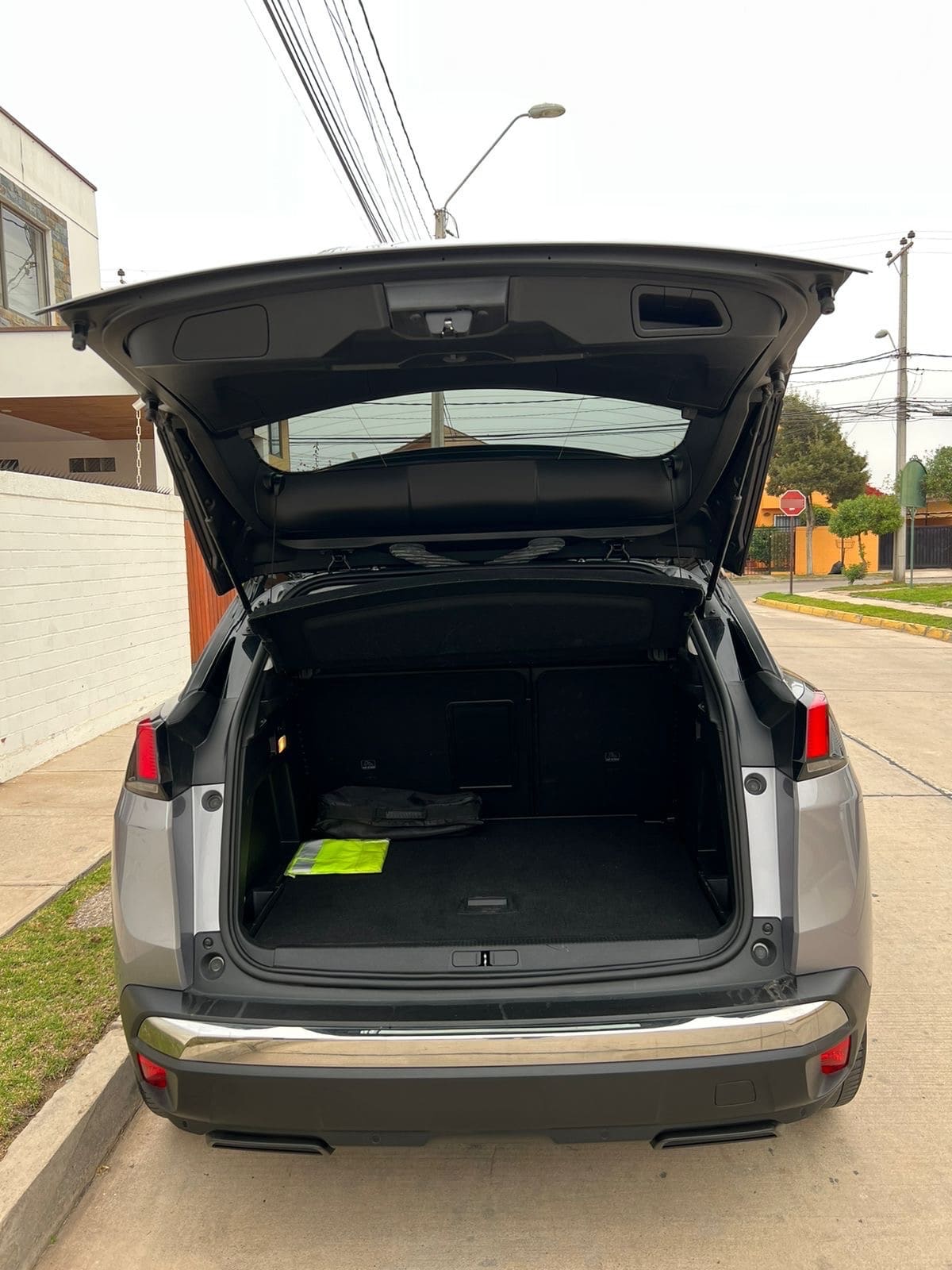 PEUGEOT 3008 1.5 Active Pack Bluehdi 130 Mt Diesel año 2021