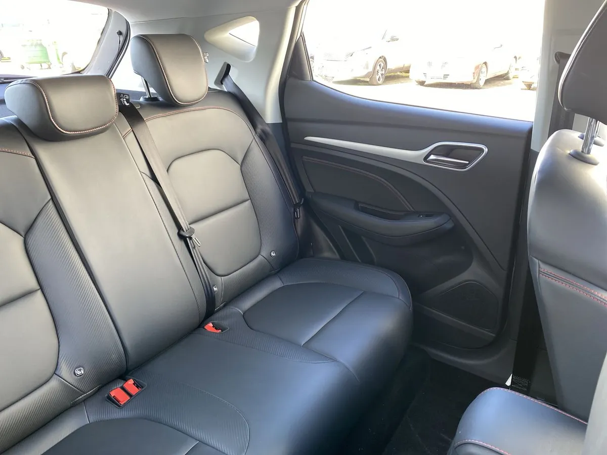 MG Mg Zx 1.5 Dlx 2wd Cvt At 5p año 2026