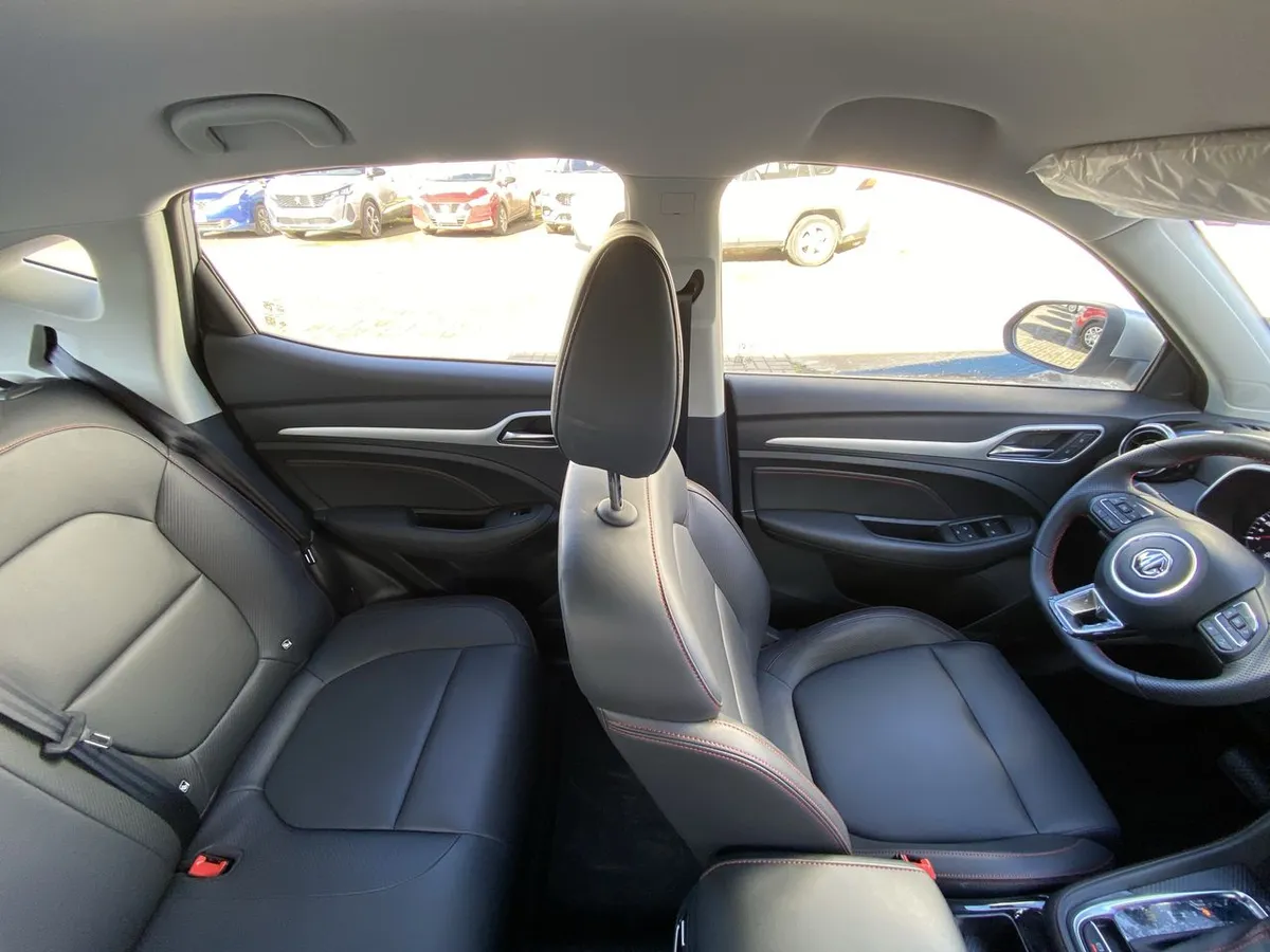 MG Mg Zx 1.5 Dlx 2wd Cvt At 5p año 2026