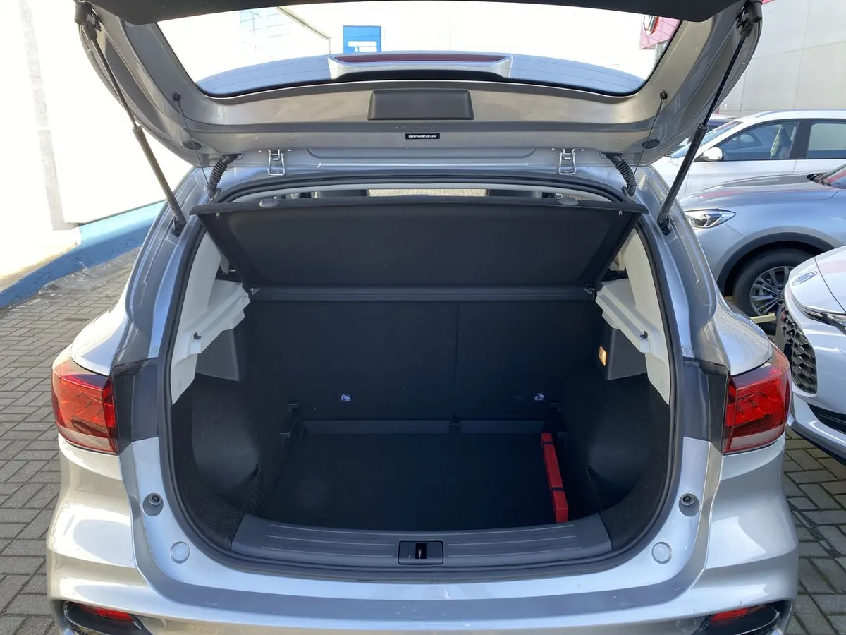 MG Mg Zx 1.5 Dlx 2wd Cvt At 5p año 2026