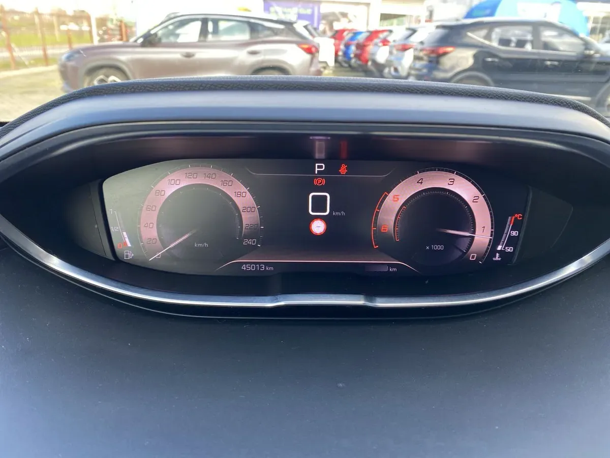 Peugeot 3008 1.5 Gt Black Pack Bluehdi 130 4x2 Eat8 5p año 2024