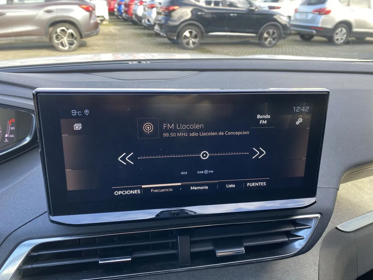 Peugeot 3008 1.5 Gt Black Pack Bluehdi 130 4x2 Eat8 5p año 2024