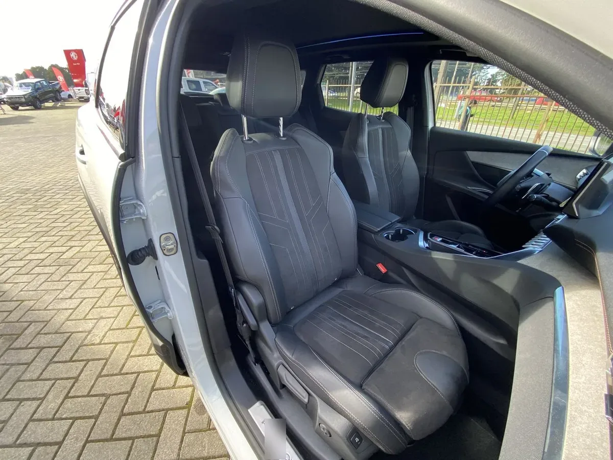 Peugeot 3008 1.5 Gt Black Pack Bluehdi 130 4x2 Eat8 5p año 2024