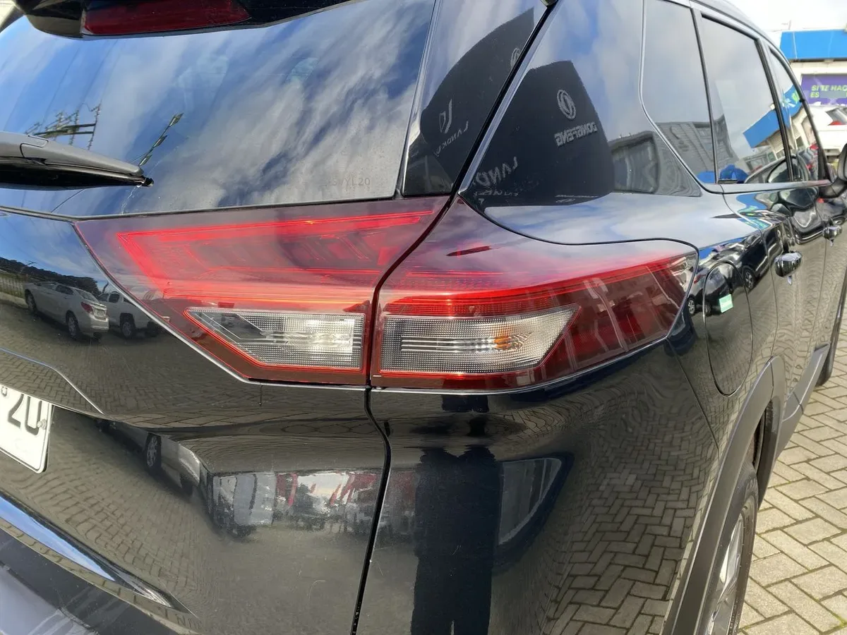 Nissan X-Trail 2.5 Sense Mc 4x2 2row Cvt At 5p año 2023