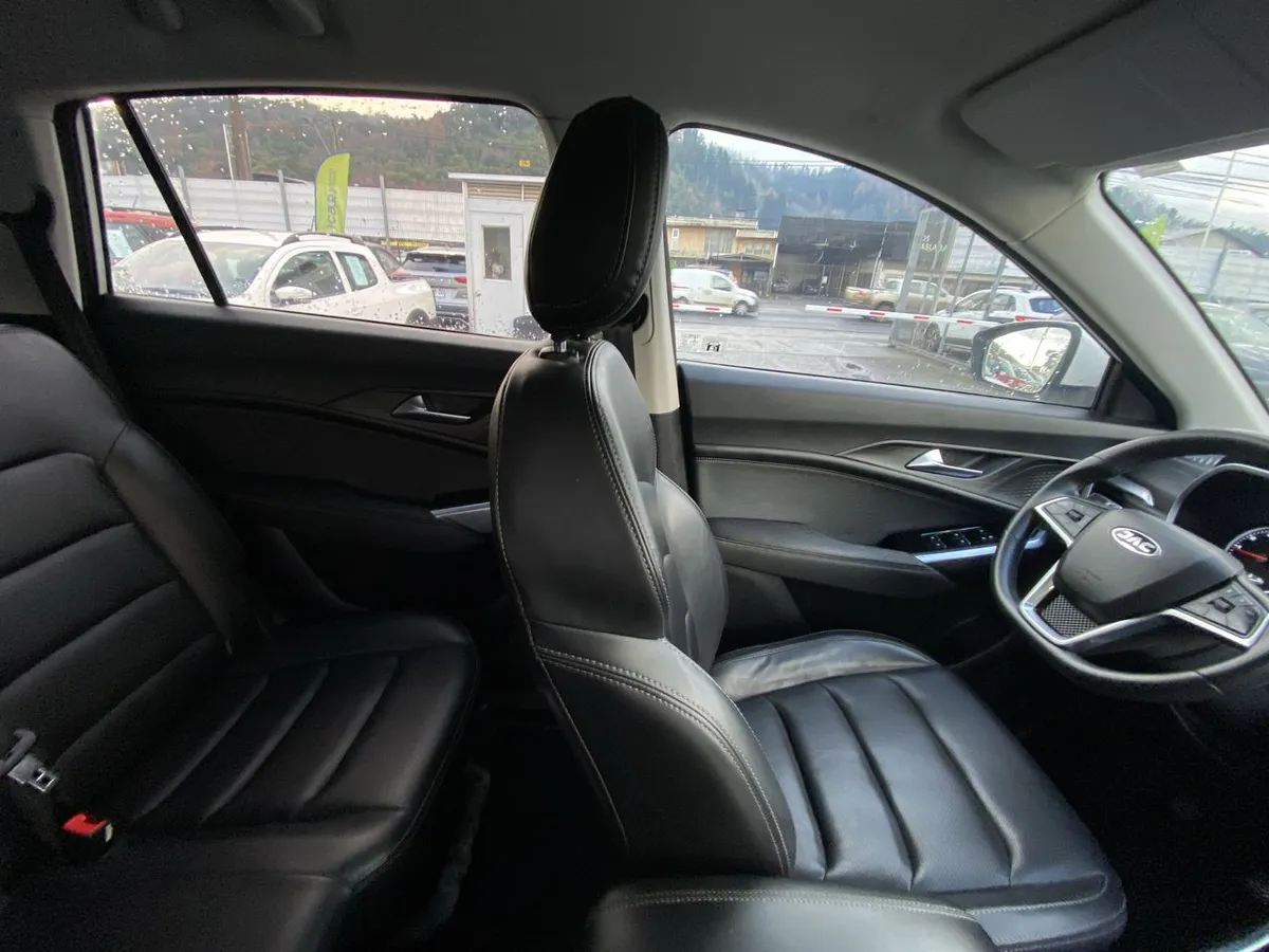 JAC Js8 1.5 Luxury Se 4x2 6mt 5p año 2024
