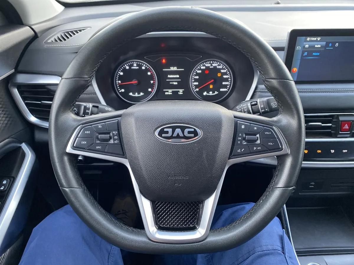 JAC Js8 1.5 Luxury Se 4x2 6mt 5p año 2024