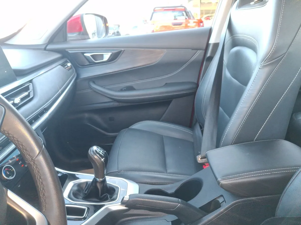 Chery Tiggo 3 Pro 1.5t Glx 4x2 Mt 5p año 2025