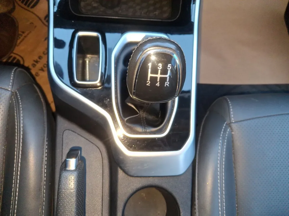 Chery Tiggo 3 Pro 1.5t Glx 4x2 Mt 5p año 2025