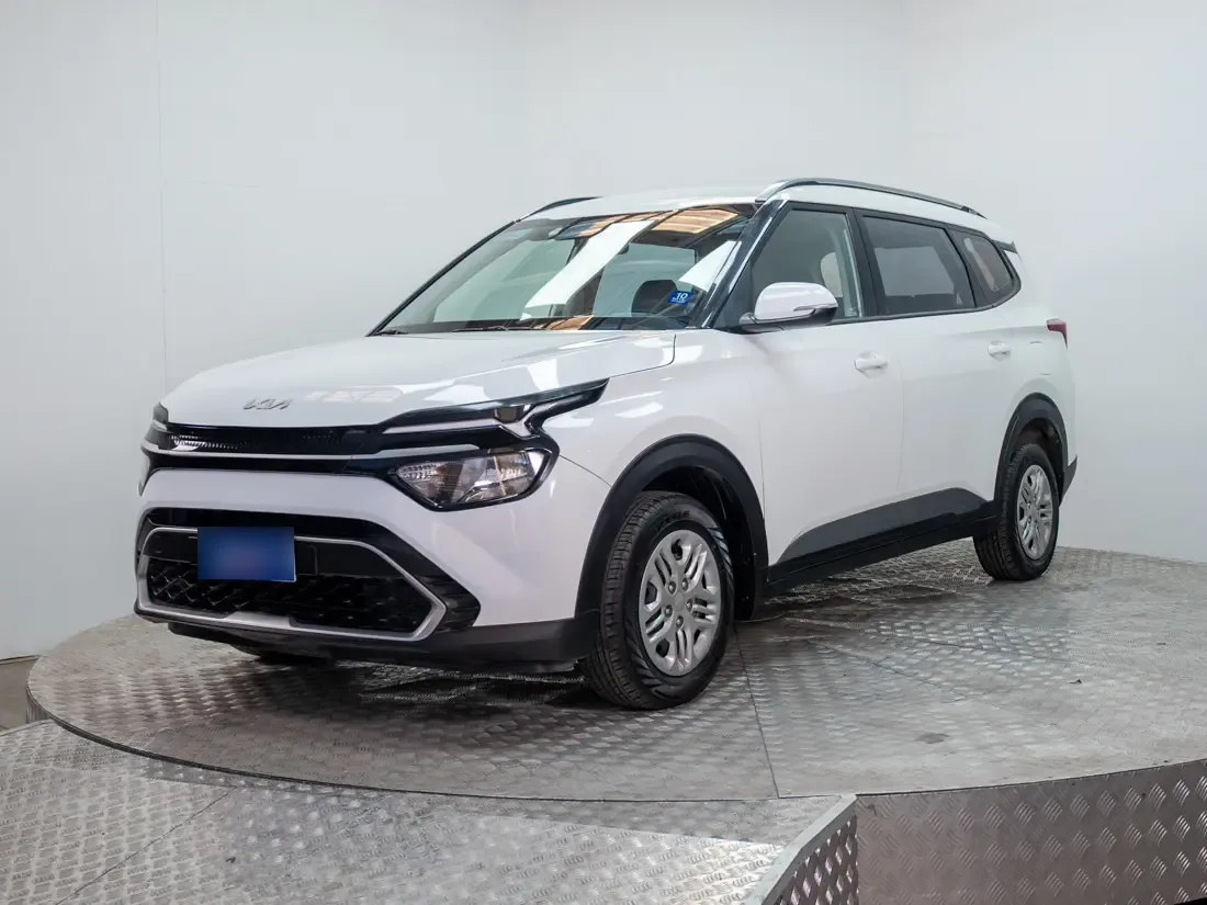 Kia Carens Carens 1.5 Lx 7p Mt año 2023